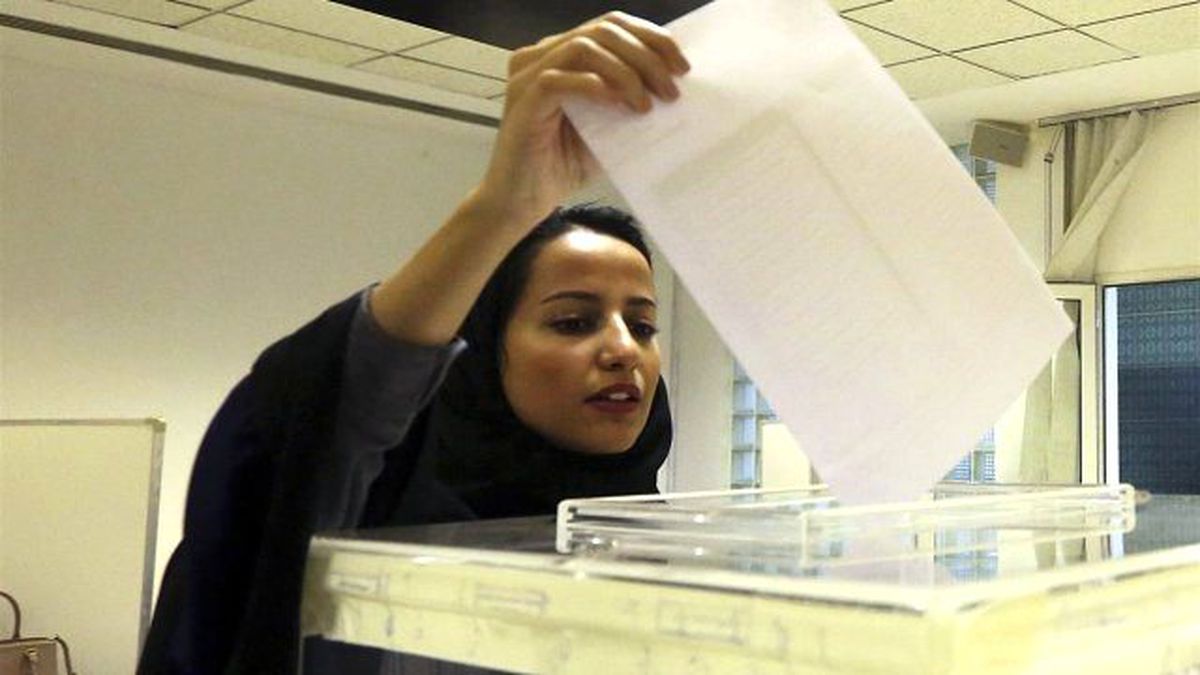 Suudi Arabistan'da 20 Kadın Belediye Meclisine Girmeyi Başardı