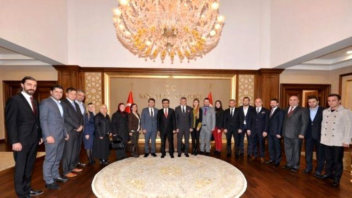 Trabzonlular Derneği\'nden Vali Güzeloğlu\'na Ziyaret