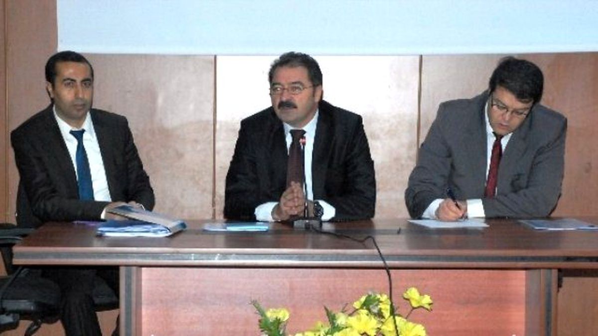 Tuşba\'da Okul Müdürleri Toplantısı