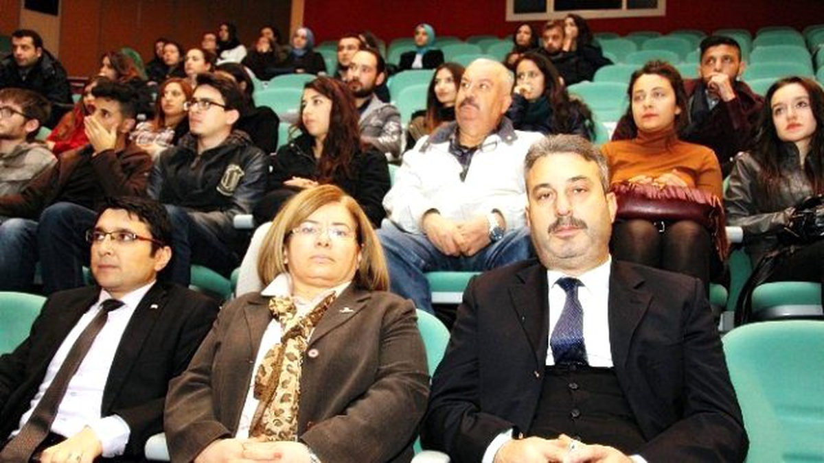 Üniversiteli Gençlere Madde Bağımlılığı Anlatıldı