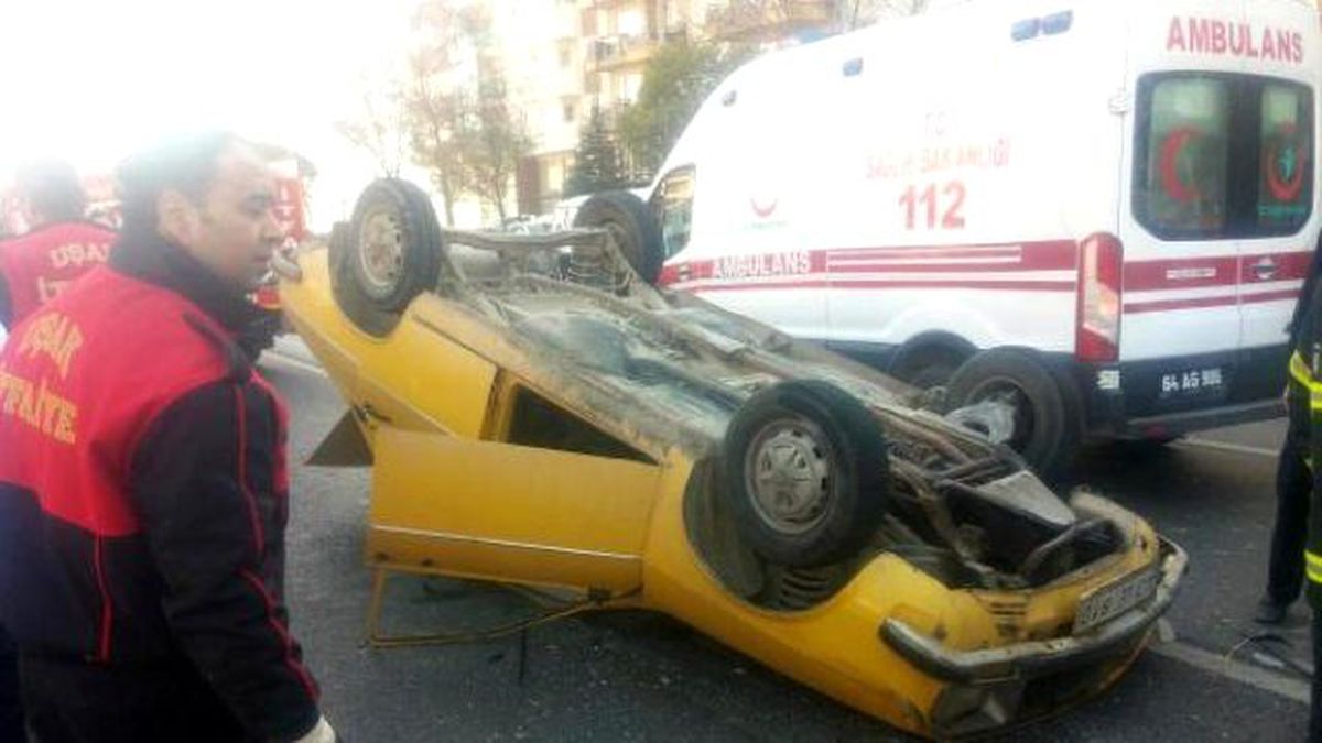 Uşak'ta Otomobil Takla Attı: 3 Yaralı