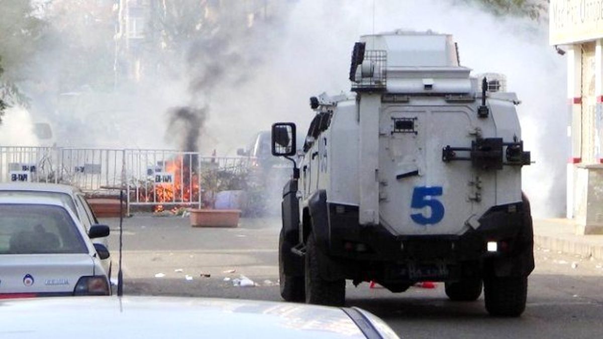 Vekiller Yasaklı Alana Girdi Polis Müdahale Etti