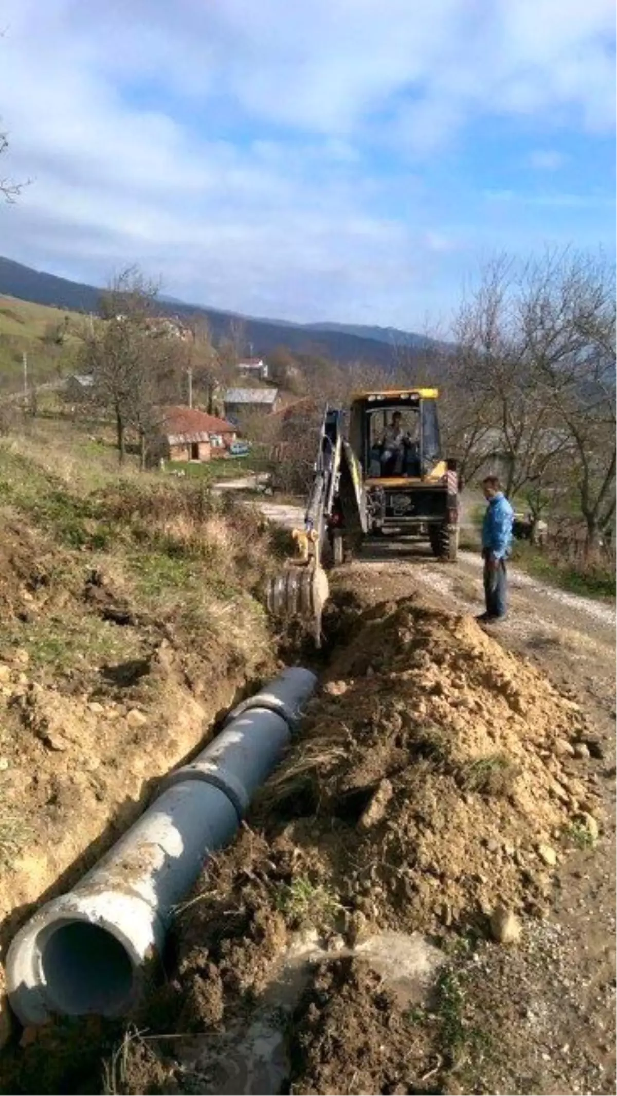 Akyazı Belediyesi Mahallelerde Alt Yapı Çalışmalarına Devam Ediyor