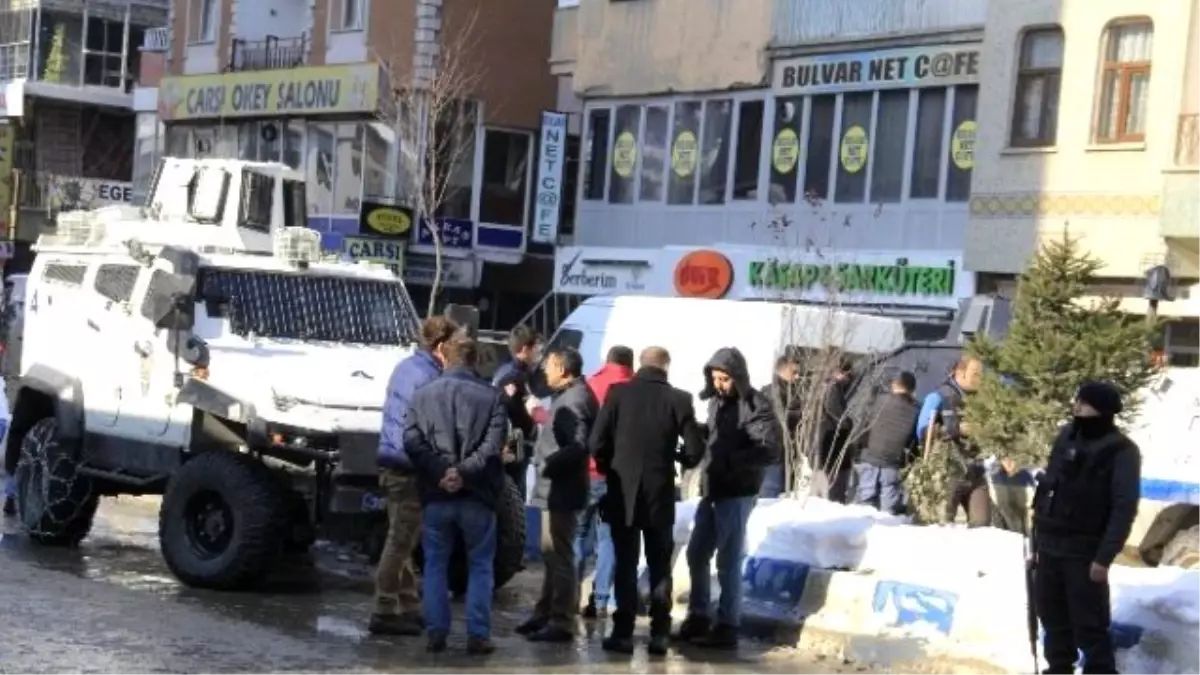 Arıza Yapan Zırhlı Araç Trafiği Alt Üst Etti