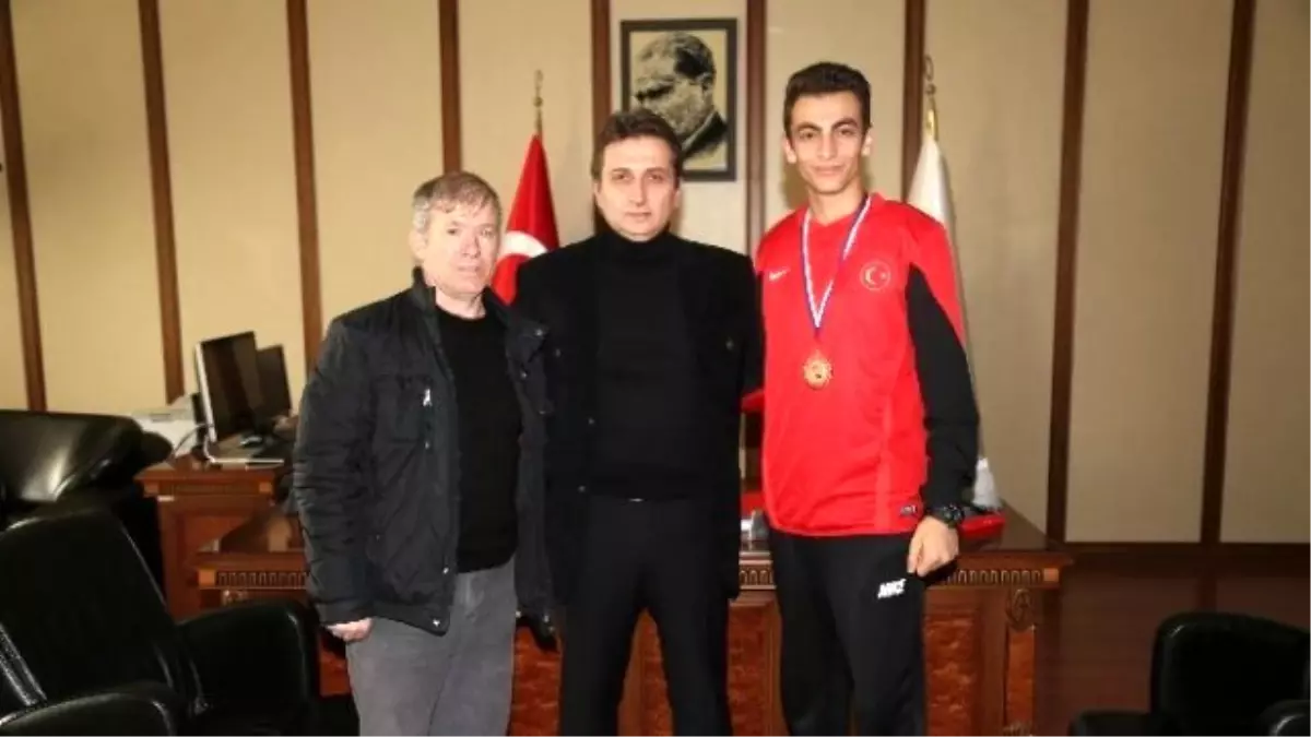 Beah Başhekimi Prof. Dr. Bilgehan Erkut'tan Taekwondo'da Balkan Üçüncüsü Yılmaz'a Tebrik