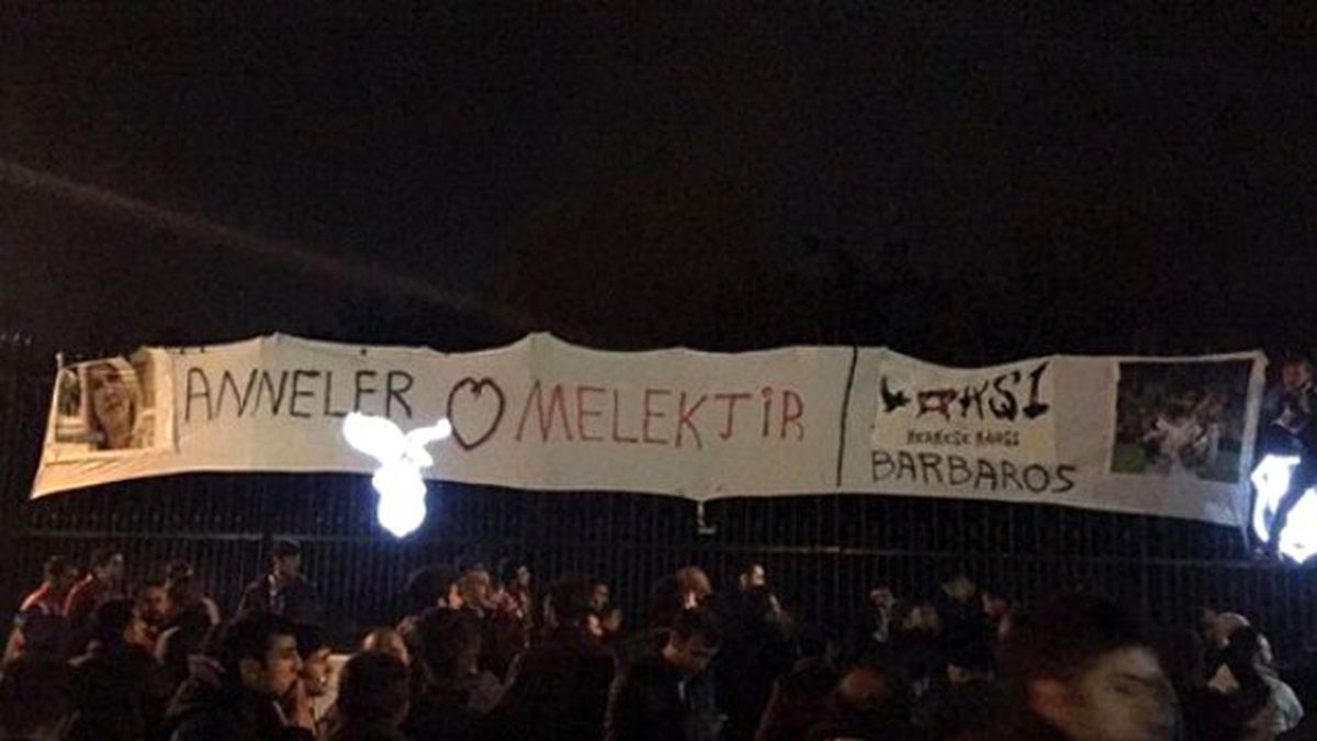 Beşiktaş'a Ümraniye'de Coşkulu Karşılama