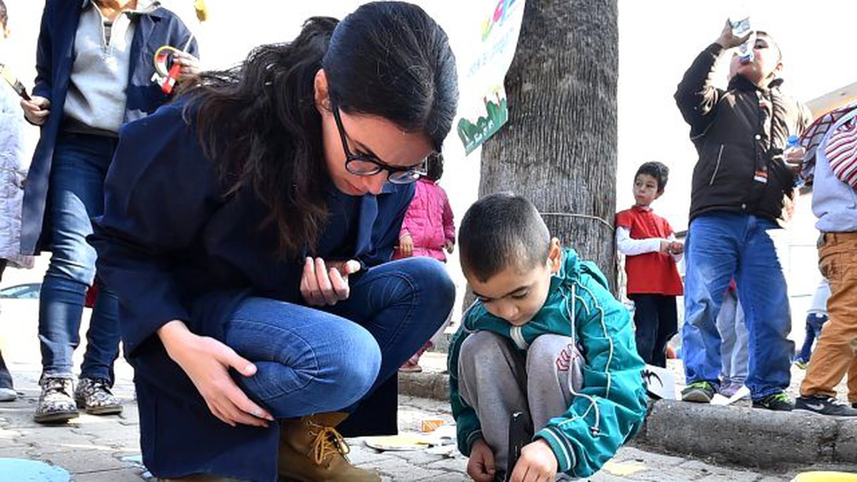 Çocuklar Hayal Etti, Başkanlar Boyadı