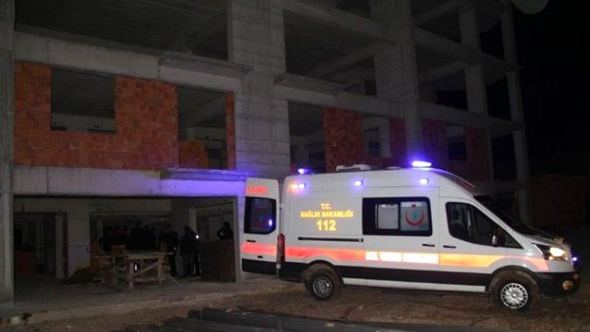 Emekli Polis Memuru Çalıştığı İnşaattan Düşerek Can Verdi