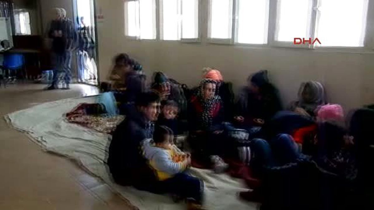 Foça\'da Kaçış Hazırlığındaki 32 Suriyeli Yakalandı