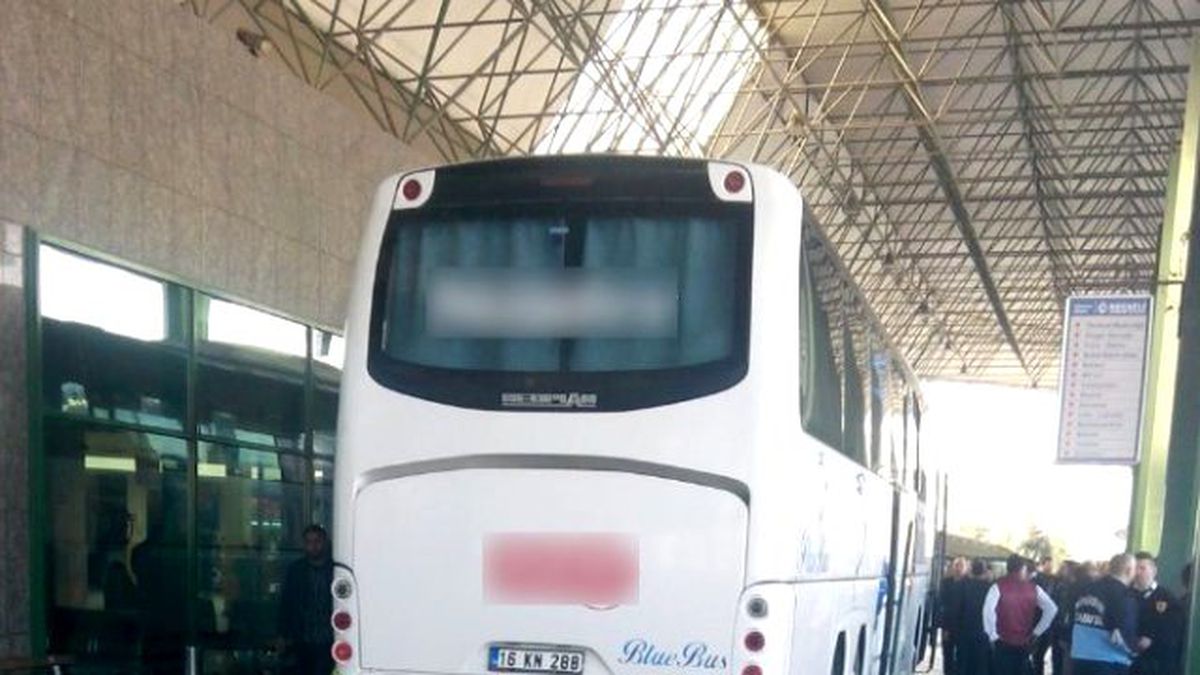 Freni Kilitlenen Otobüs Yolcuların Arasına Daldı: 1'i Ağır 3 Yaralı