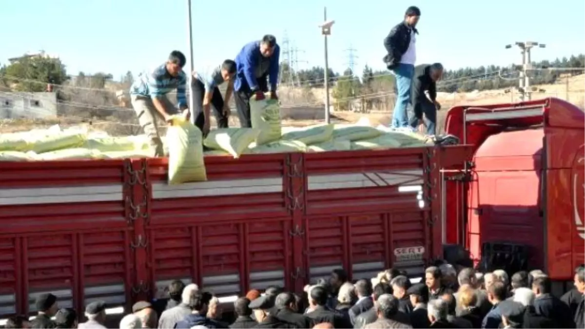 Gaziantep\'te Çiftçilere Antep Fıstığı Gübresi Dağıtıldı