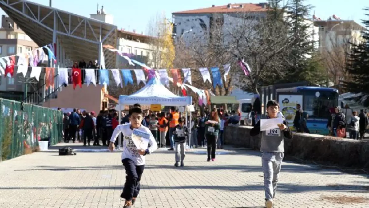 Gaziantep\'te Kurtuluş Kupası Oryantiring Yarışması Düzenlendi