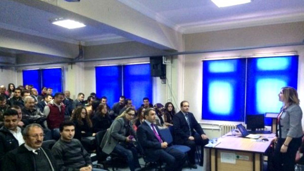 Gediz\'de Öğretmenlere Eba Tanıtımı Yapıldı