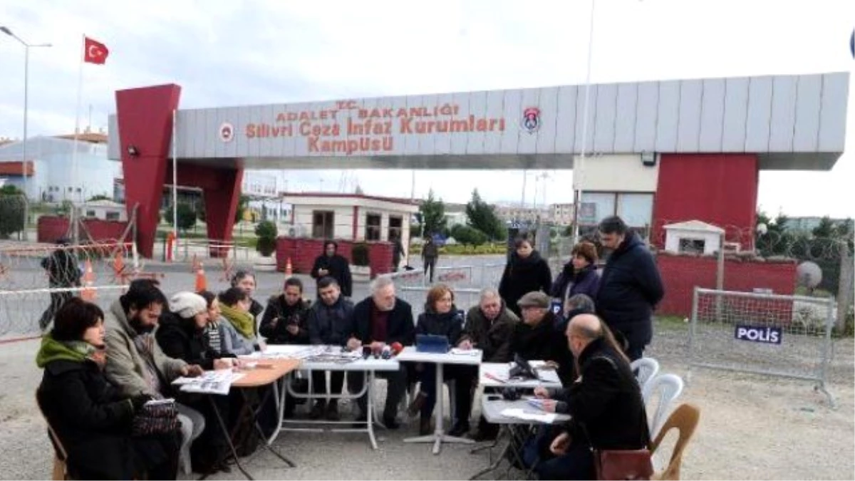 Geniş Haber) Cumhuriyet Gazetesi\'nin Yazı İşleri Toplantısı Silivri Cezaevi\'nde Yapıldı