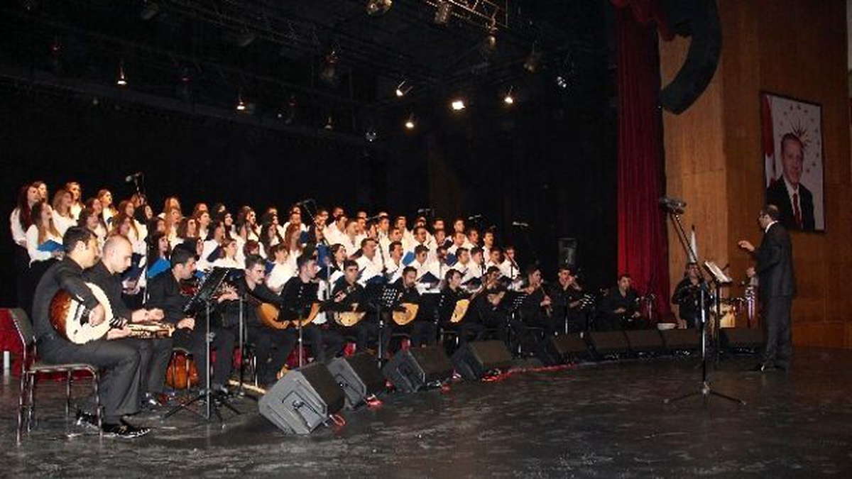 Güzel Sanatlar Fakültesi\'nden Türk Halk Müziği Konseri