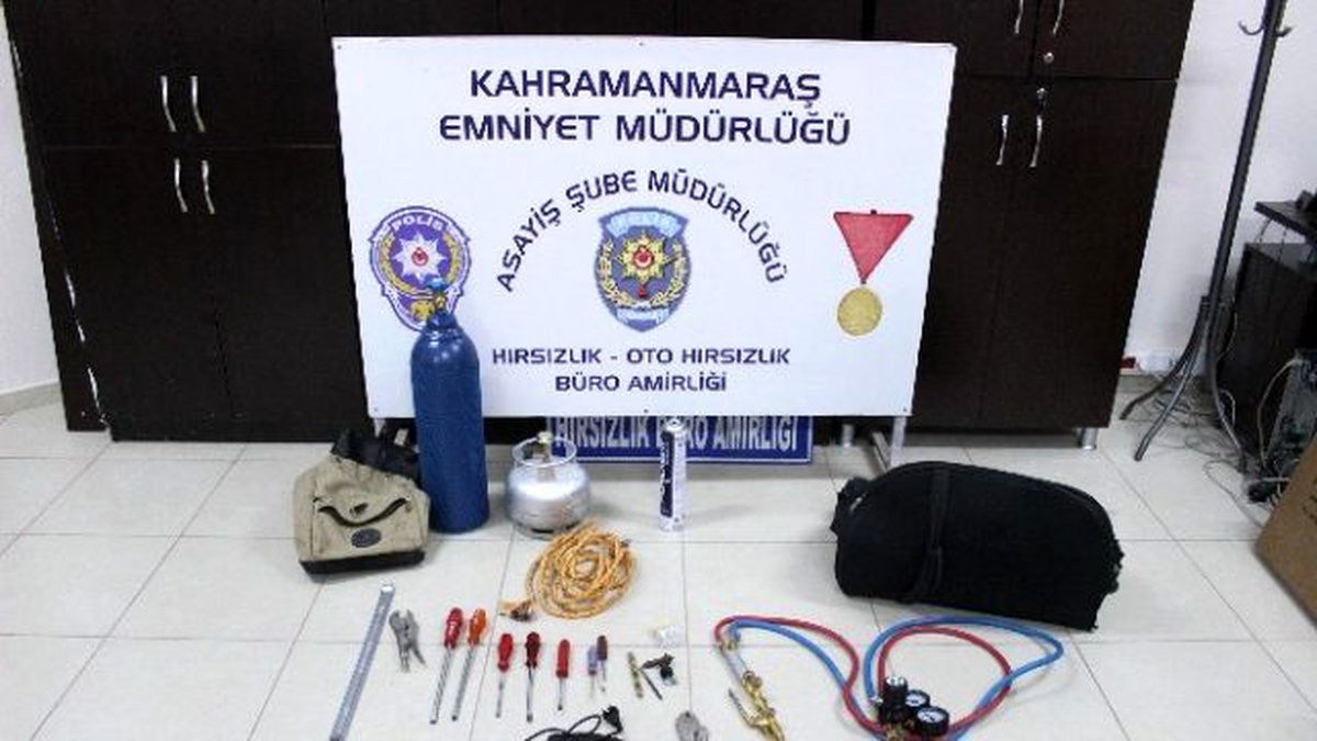Hırsızlık Şüphelisi 2 Kişi Göz Altında