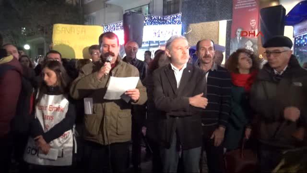 İzmir\'de \'Hizmet İçi Eğitim\' Mesajına Tepki