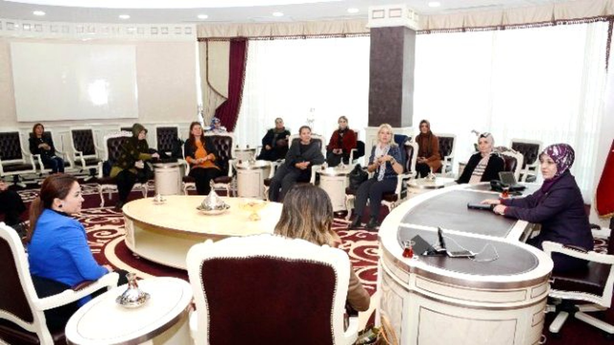 İzmirli Kadınlardan Başkan Toru\'ya Destek