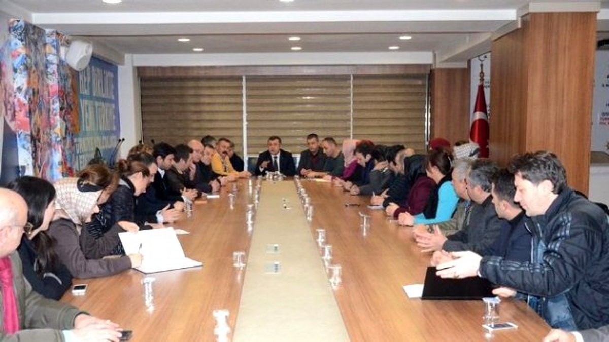 Keskin, Belediye Meclis Üyelerine Tebrik Belgesi Verdi