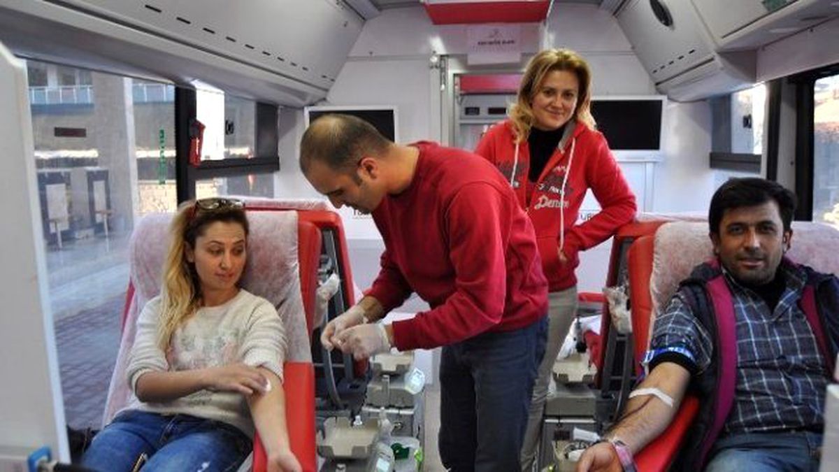 Korkuteli\'nde 1 Haftada 412 Ünite Kan Toplandı