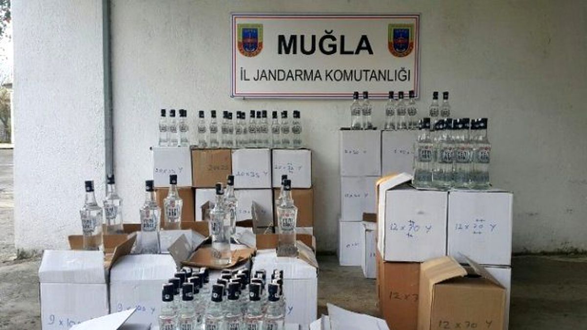 Marmaris\'te Yılbaşı Öncesi Sahte İçki Ele Geçirildi