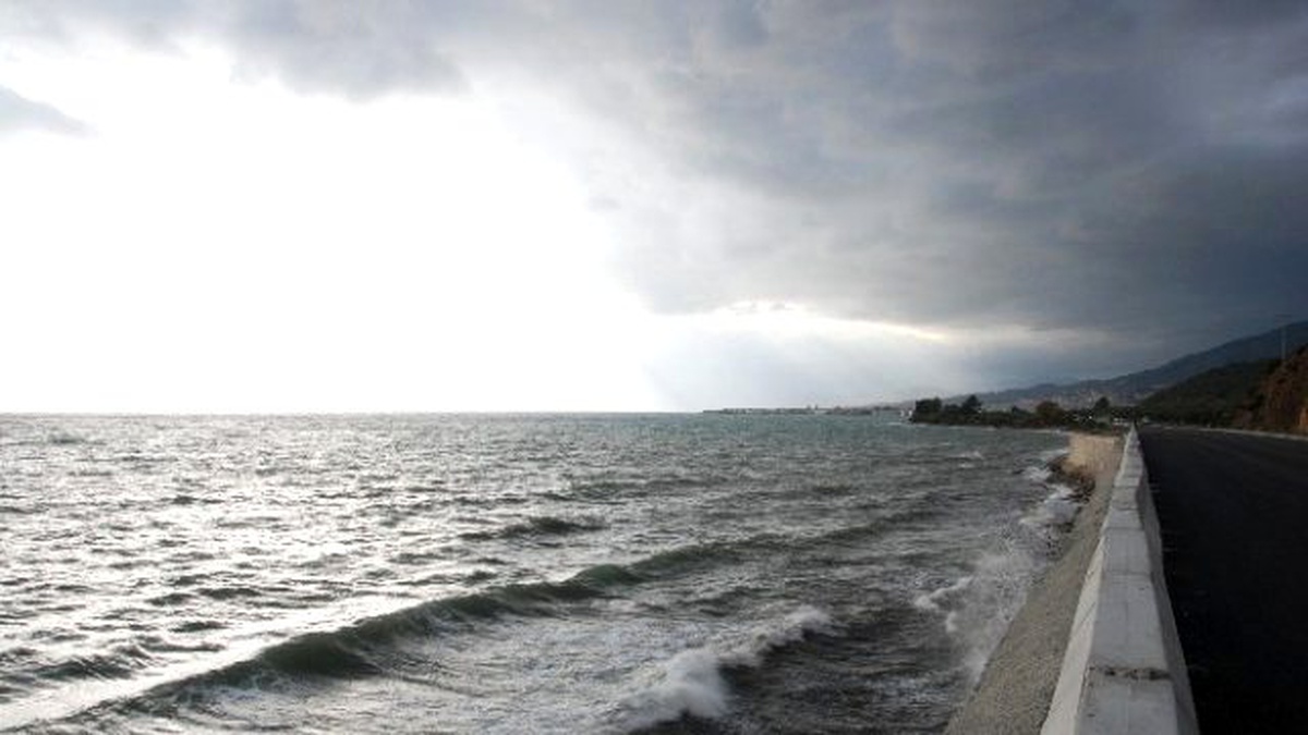 Meteoroloji\'den Ayvalık ve Kuzey Ege\'de Fırtına Uyarısı