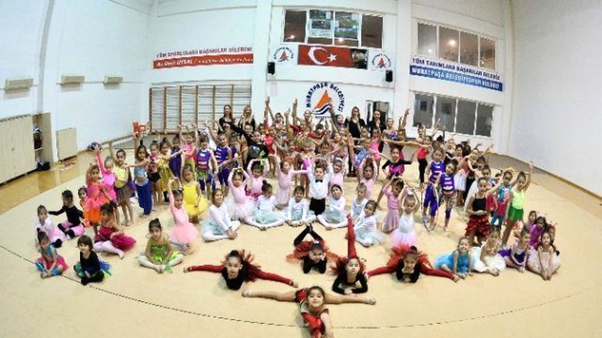 Muratpaşalı Minik Cimnastikçiler Yıl Sonu Şovuna Hazır