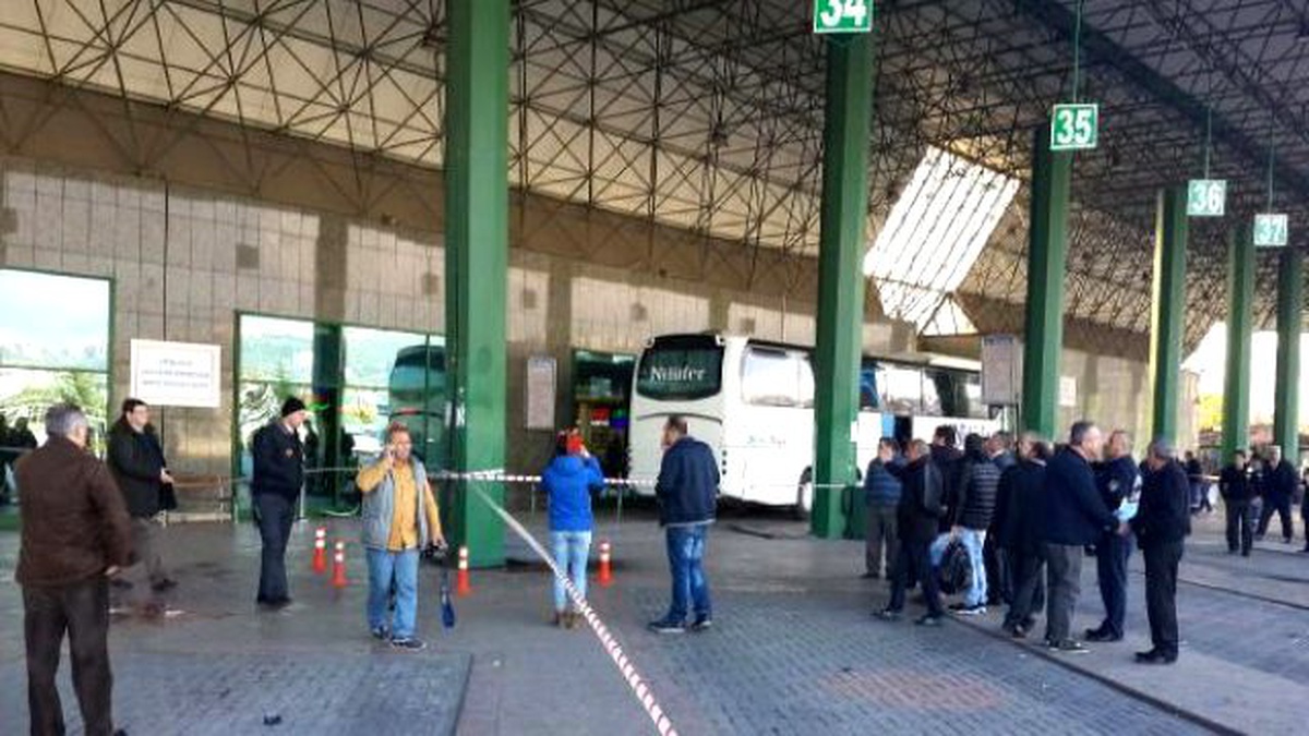 Otobüs Terminalinde Geri Vites Faciası: 3 Yaralı