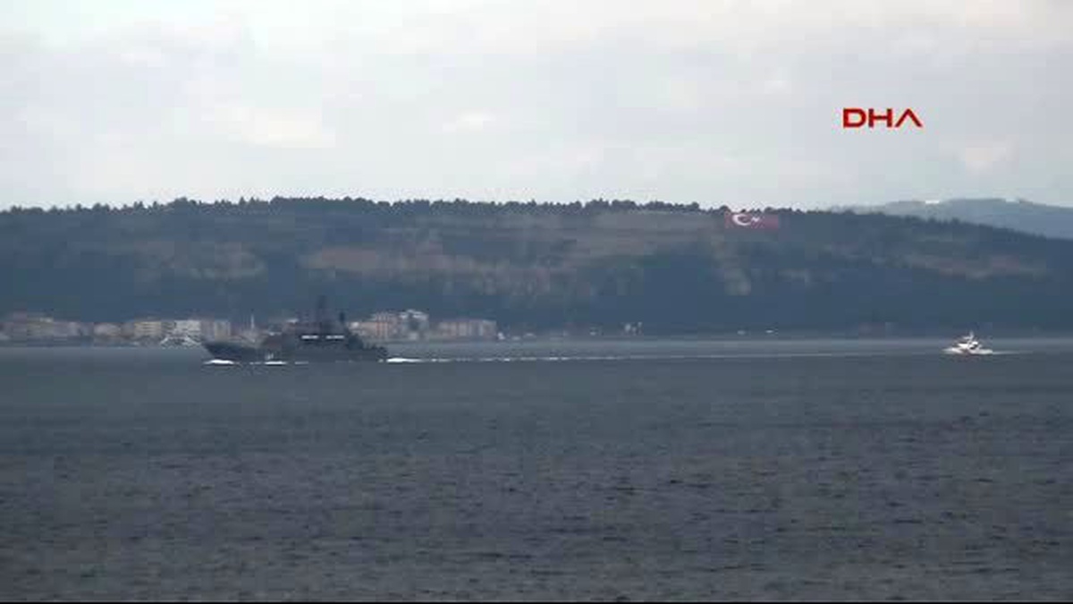 Rus Savaş Gemisi \'Minsk\' Çanakkale Boğazı?ndan Geçti