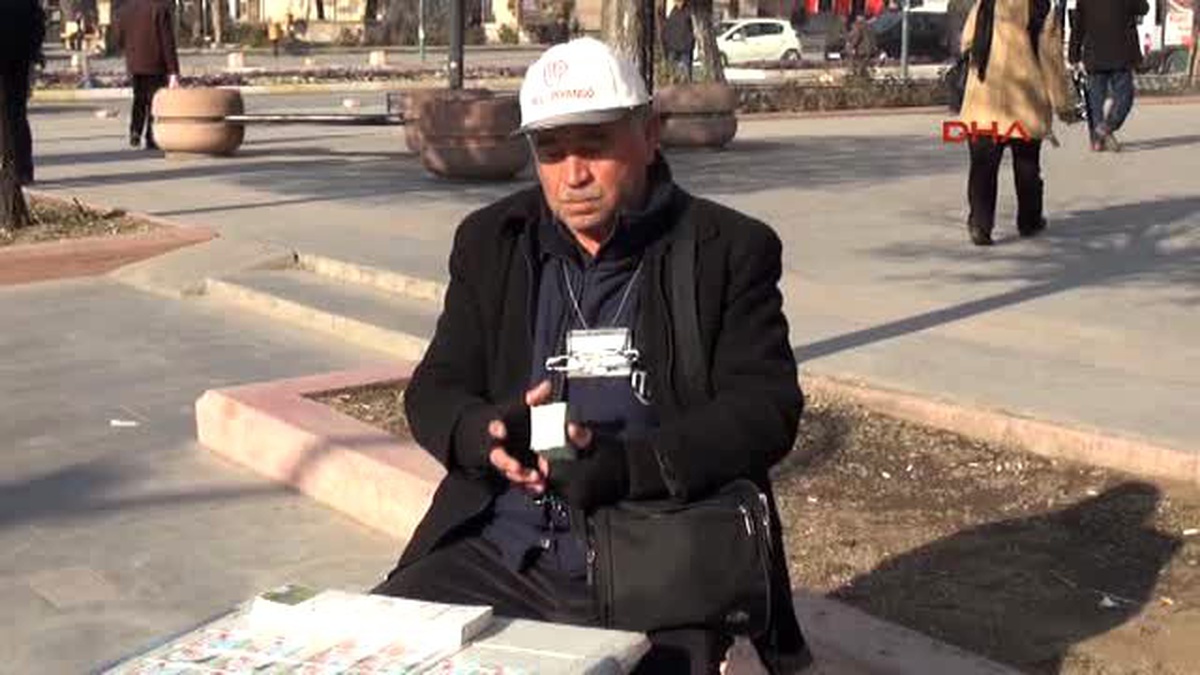 Seyyar Satıcının Tezgahından Milli Piyango Biletlerini Çaldılar