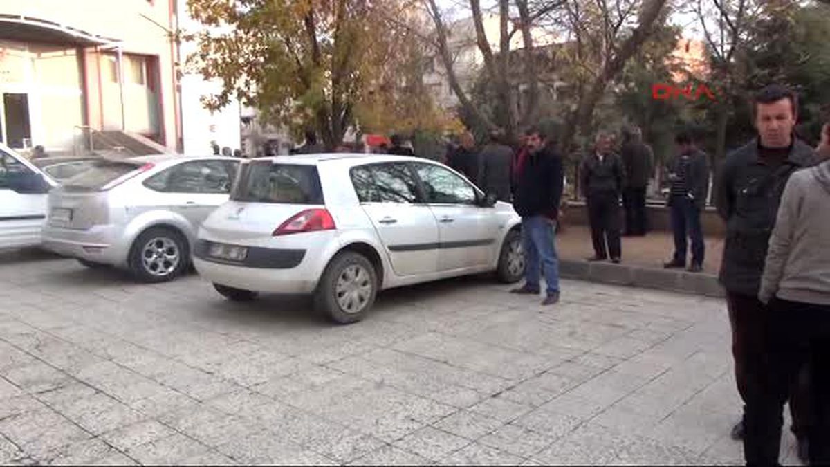 Silvan\'da Gözaltına Alınan 4 Kişiden 1\'i Tutuklandı