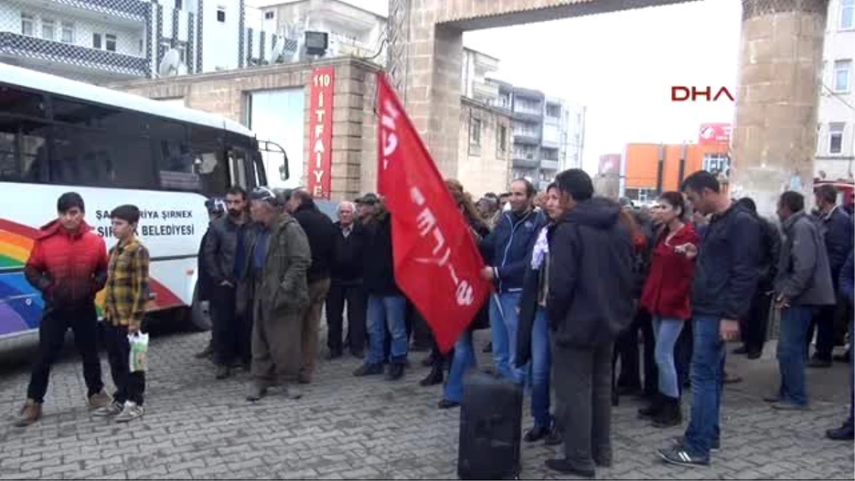 Şırnak\'ta Cizre ve Silopi Protestosu: Kaçışan Öğretmenlere Çocuklarımızı Teslim Etmeyeceğiz