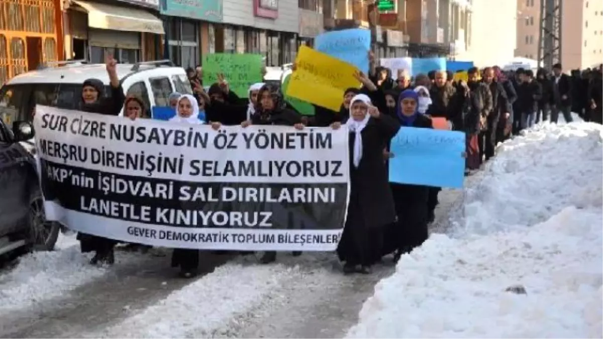 Sokağa Çıkma Yasağı Yüksekova\'da Protesto Edildi