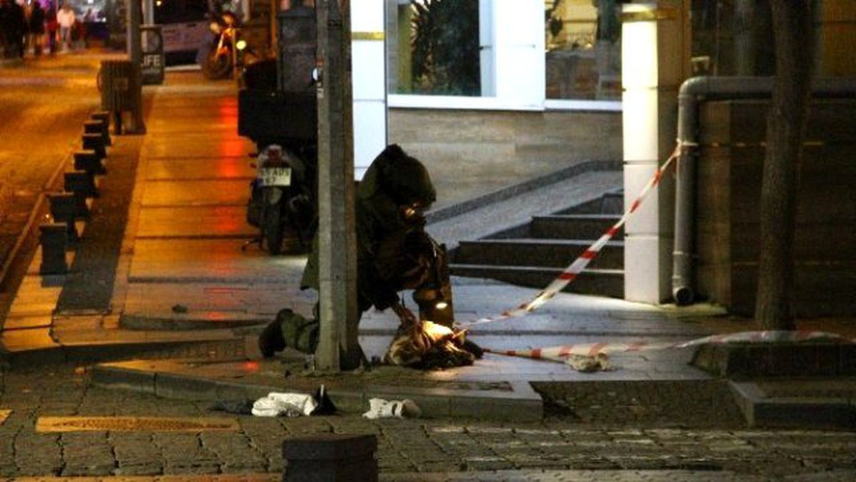 Şüpheli Çantadan Kıyafet Çıktı
