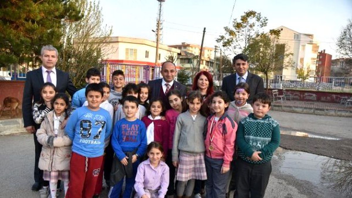 Üzülmez\'den Çat Kapı Okul Ziyareti
