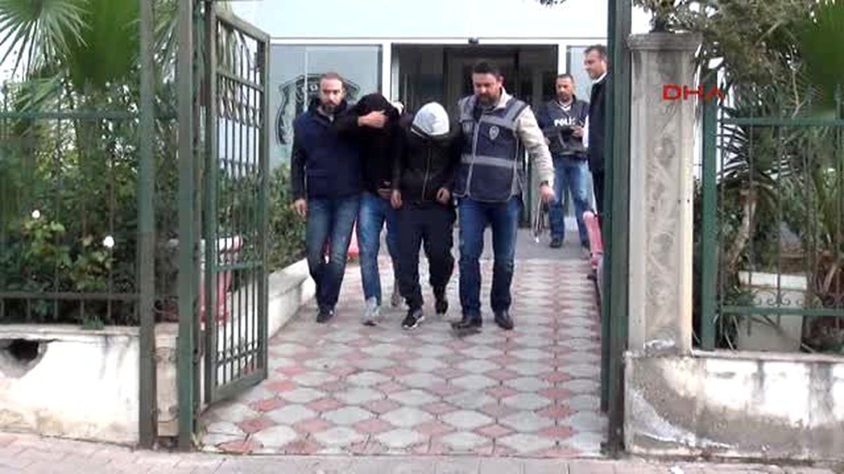 Antalya Avm Hırsızları Yakalandı