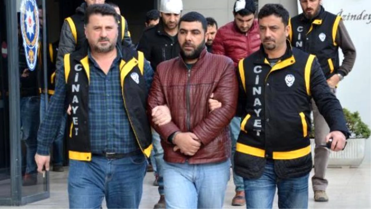 Bursa\'da 1 Kişinin Öldüğü Silahlı Kavga Kavgaya Karışan 7 Zanlı Adliyede