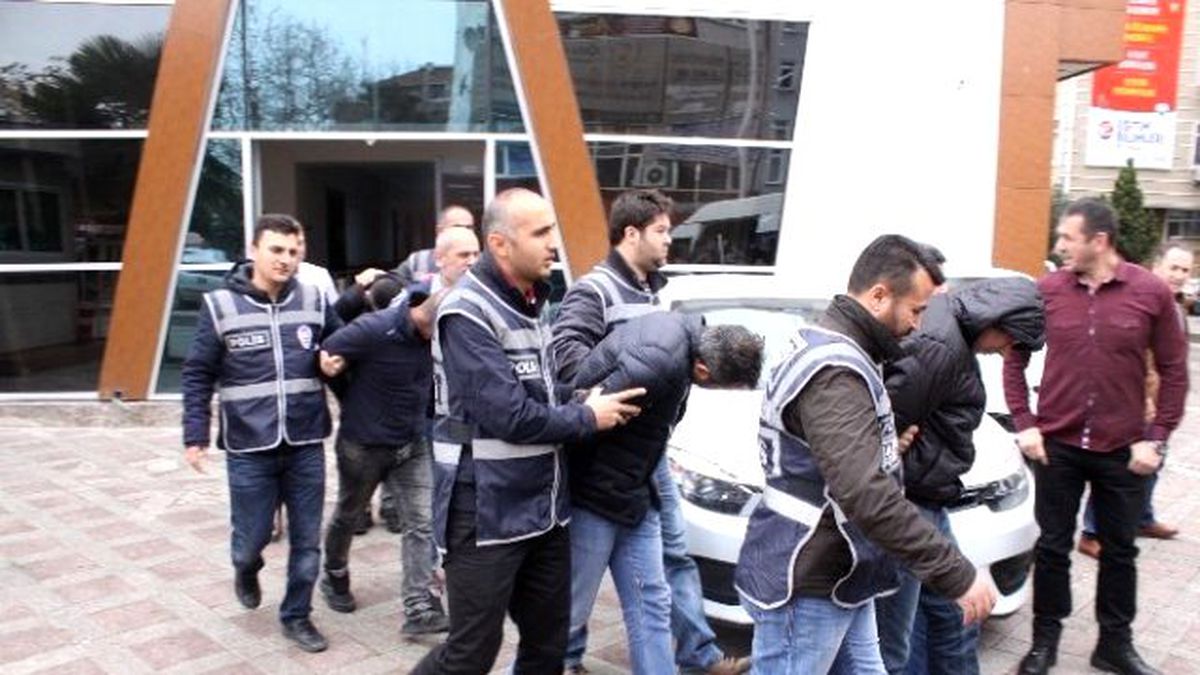 Duvarı Delerek PTT ve Banka Soyan 6 Kişilik Çete Tutuklandı
