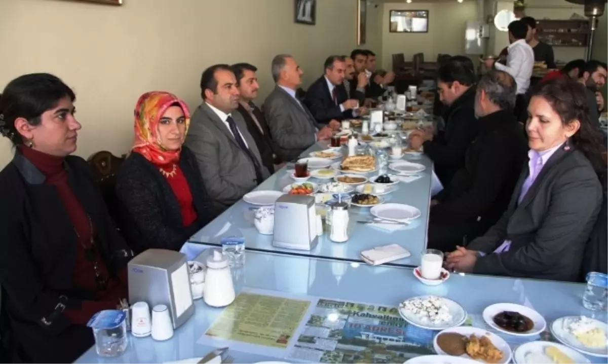 Eğitim-bir-sen Basınla Bir Araya Geldi