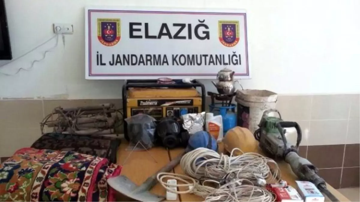 Elazığ\'da Kaçak Kazı Yapan 4 Şüpheli Yakalandı