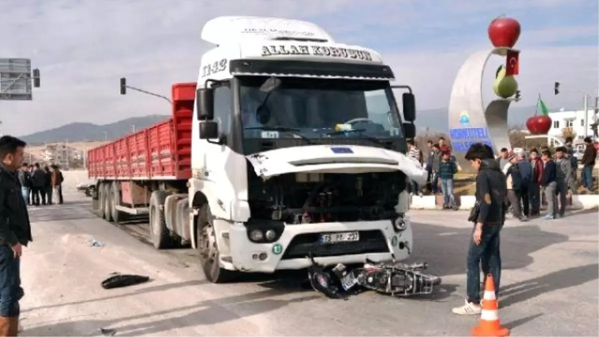 Motosikletle Tır Çarpıştı, Liseli Murat Öldü