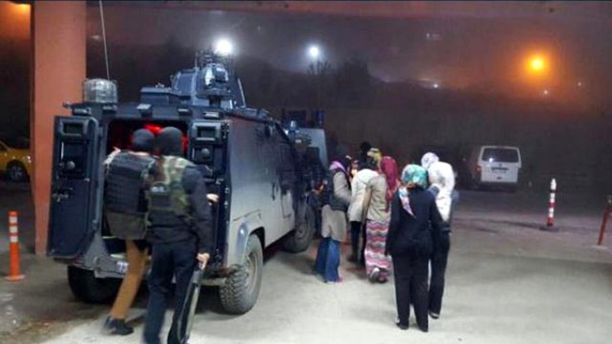 Şırnak'ta 15 Kız Öğrenciye Protesto Gözaltısı