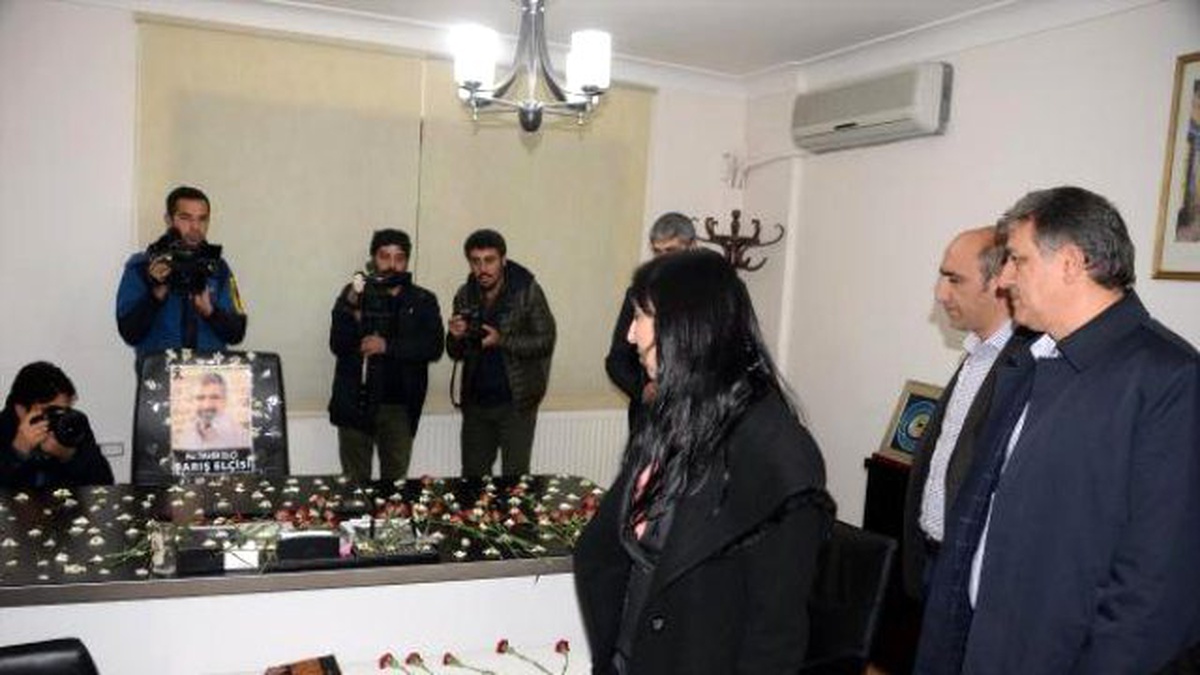 Yüksekdağ: Tankın Zulmüne Karşı Olduğunu İfade Edenler, Tankların Gölgesinde Siyaset Yapıyor