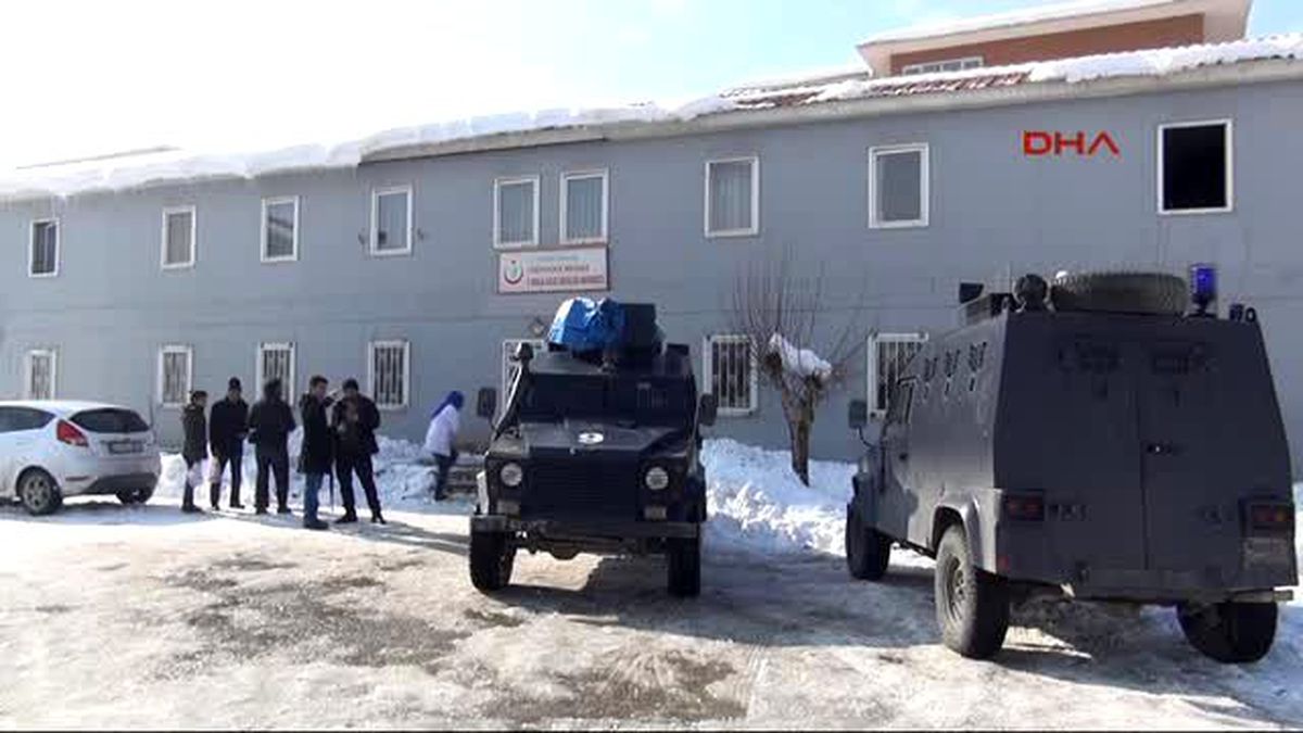 Yüksekova'da İnsafa Gelen Hırsızlar Bilgisayarları Geri Getirdi