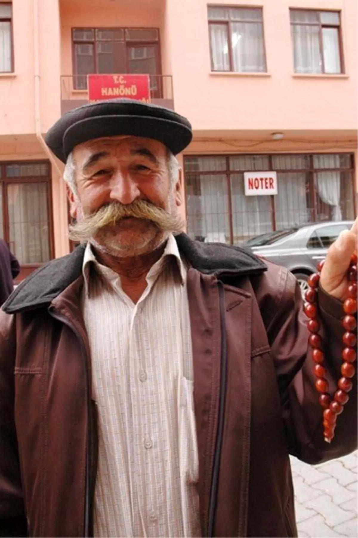 50 Yıldır Kesmediği Bıyıkları ile "Pala" Lakabını Aldı