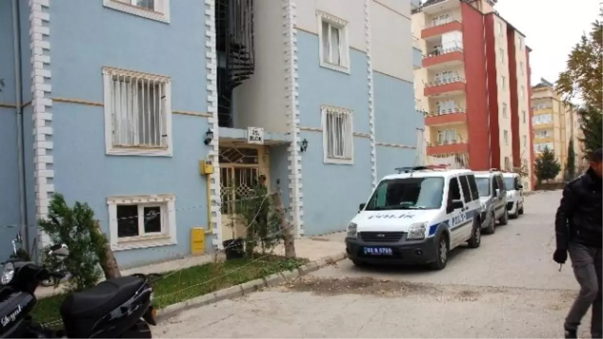 Apartmandan Ayakkabı Çalındı