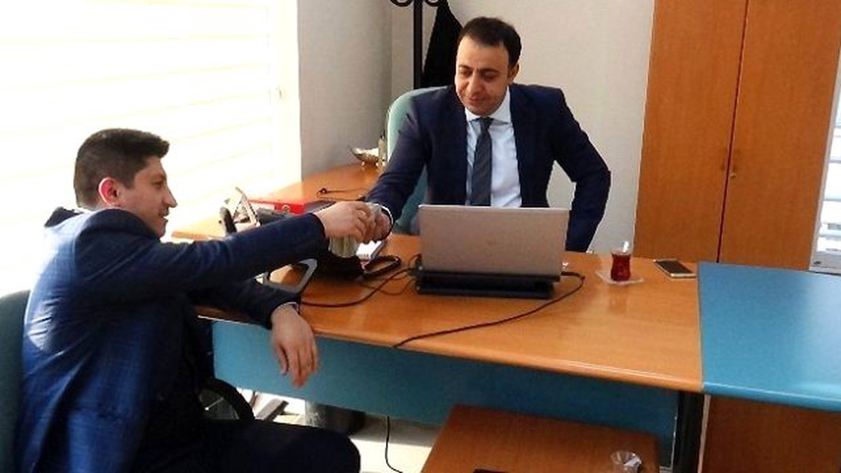 Avukat, Bankanın Kendisine Fazla Ödediği 4 Bin Lirayı İade Etti