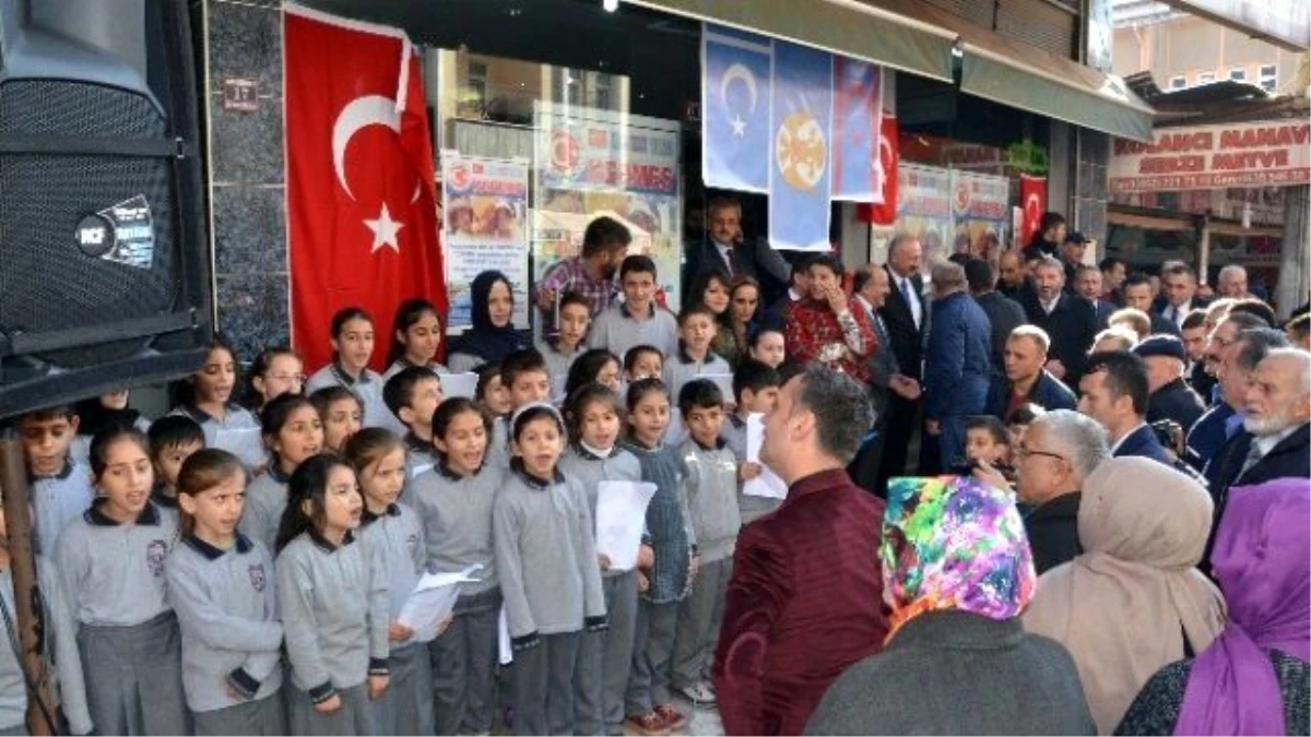 Başkan Gümrükçüoğlu;"Bir Milletin Nasıl Bir ve Bütün Olduğunu Göstermiş Oluyoruz"