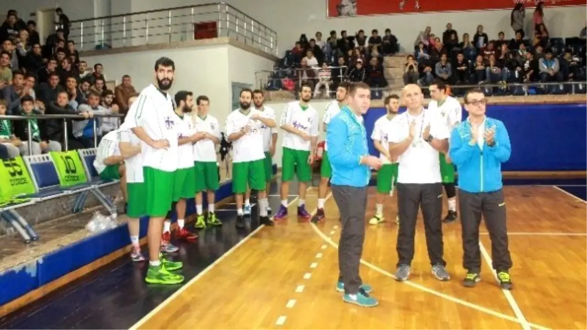 Basketbol Takımı Galibiyete Kilitlendi