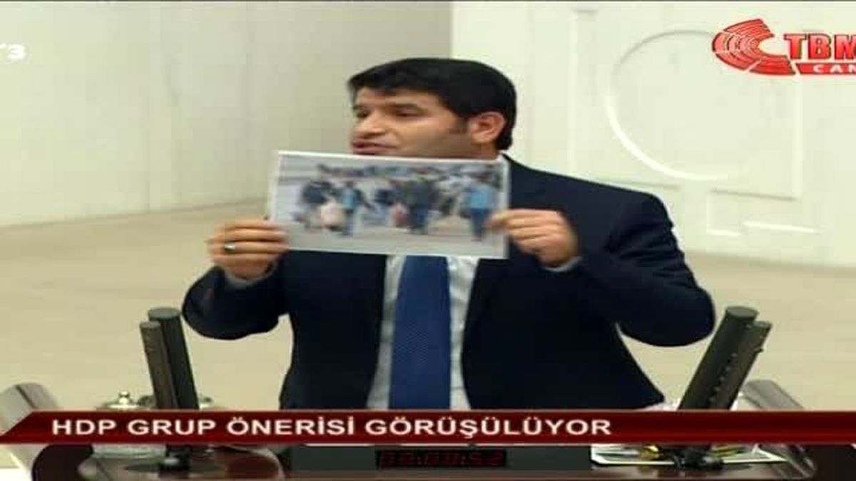Hdp'li Mehmet Ali Aslan TBMM Kürsüsüne Mermi Bazuka ve Biber Gazı Fişekleri ile Çıktı -2